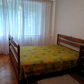 Ентузіастів вул., 3/1