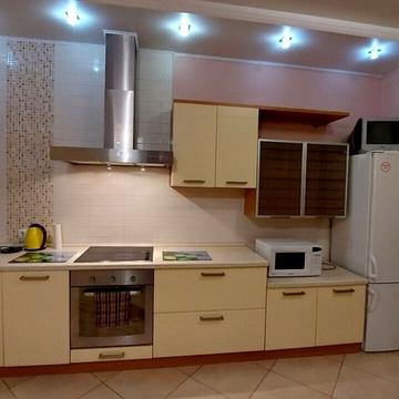 Володимира Івасюка просп. (Героїв Сталінграду), 4