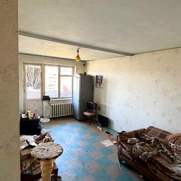 Героїв просп., 12