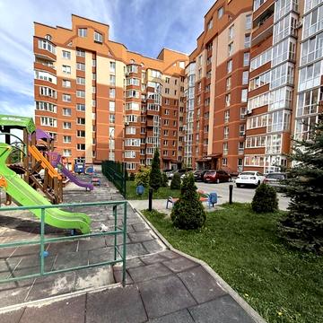Степана Бандери просп., 83-В