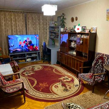Володимира Івасюка вул., 4