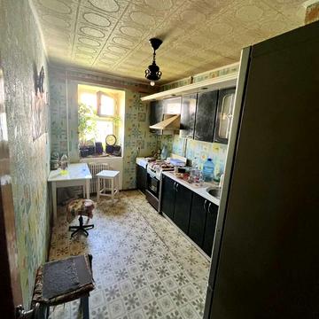Металургів вул., 16