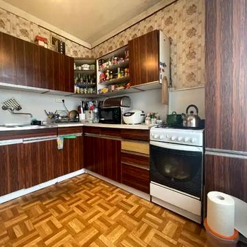 Новорічна вул., 73