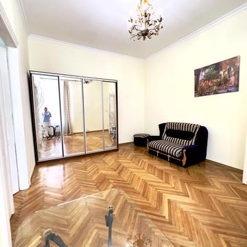 Шота Руставелі вул., 4