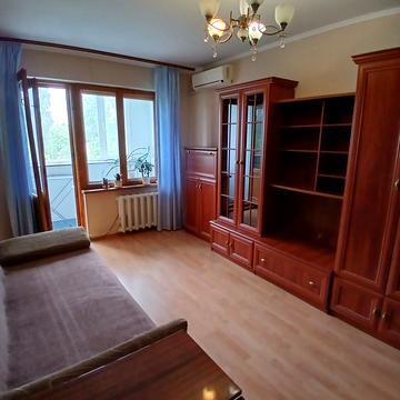Незалежності вул., 12