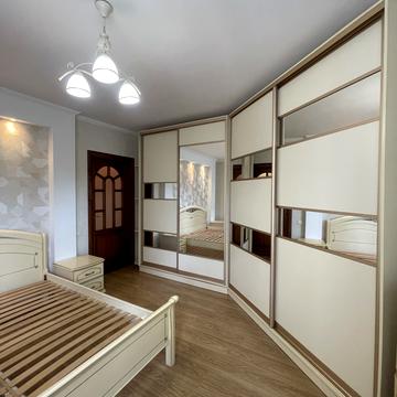 Литовська вул., 77