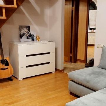 Будівельників вул., 30