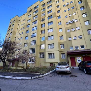 Євгена Коновальця вул., 7