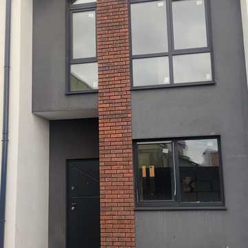 Молодіжна вул., 4