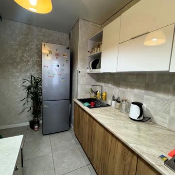Героїв просп., 30