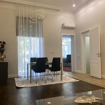 Богдана Ступки вул. (Станіславського), 3