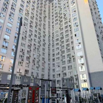 Драгоманова вул., 10