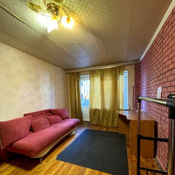 Будівельників вул., 14-Б