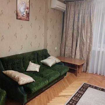 Незалежності вул., 10