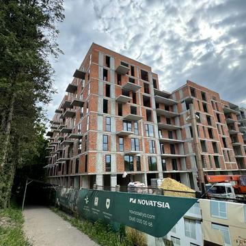 Тролейбусна вул., (Будинок)