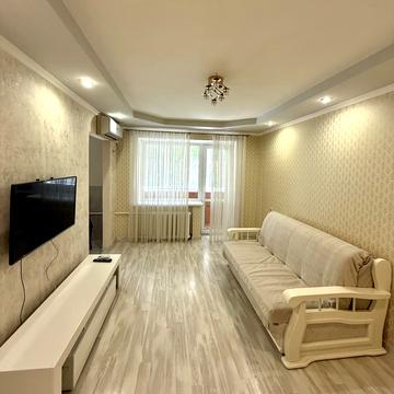Златопільська вул., 4