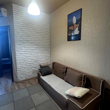 Академіка Писаржевського вул., 8