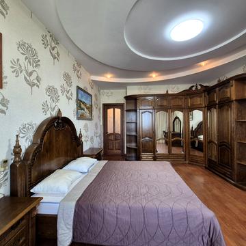Євгена Коновальця вул. (Щорса), 32-Б