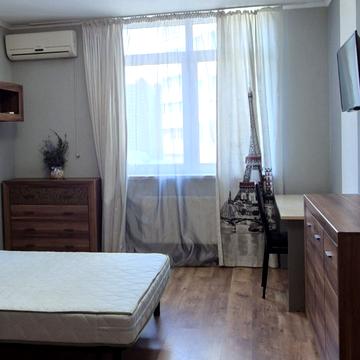 Саперно-Слобідська вул., 24