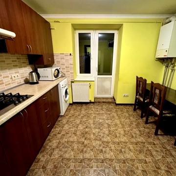 Володимирська вул., 63-В