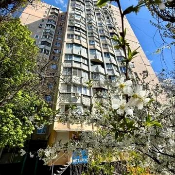 Владислава Бувалкіна вул. (Бочарова Генерала), 36