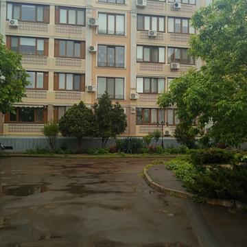 Таїровська вул., 41