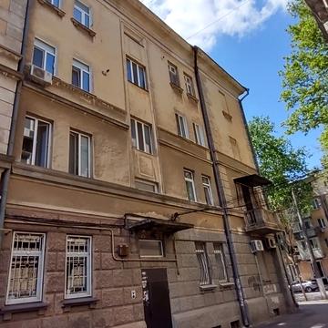 Богдана Хмельницького вул., 11