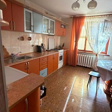 Севастопольська вул., 141-Б