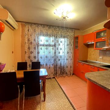 Милославська вул., 17