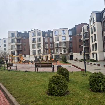 Академіка Сахарова вул., 52