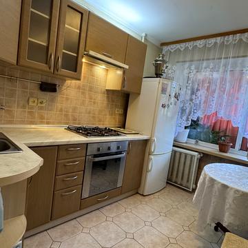 Русанівська набережна вул., 16