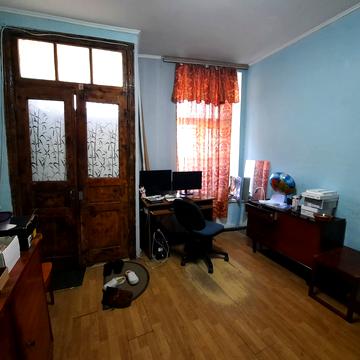 Тараса Кузьміна вул., 1