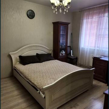 Михайла Грушевського вул., 30в