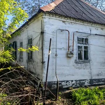 Михайла Комарова вул., 4