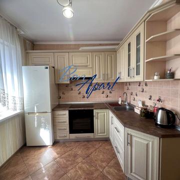 Академіка Заболотного вул., 32