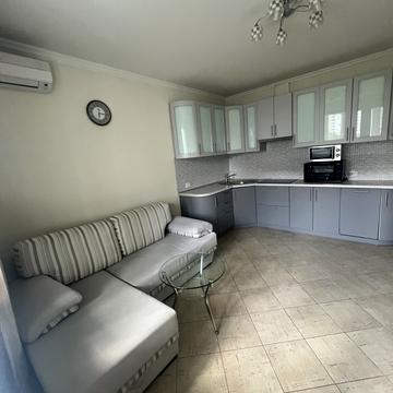 Голосіївський просп. (40-річчя Жовтня), 30-Б