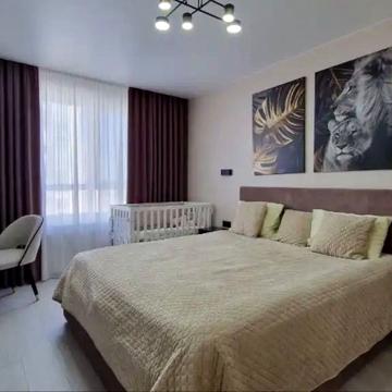 Співдружності вул., 7