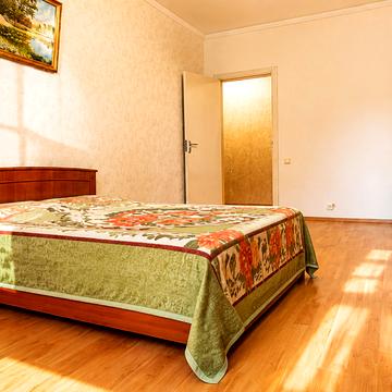 Героїв Дніпра вул., 19