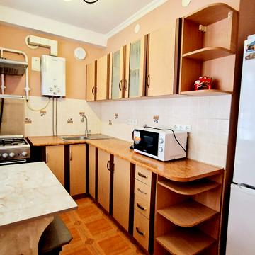 Олександра Поля просп. (Кірова), 96-Б