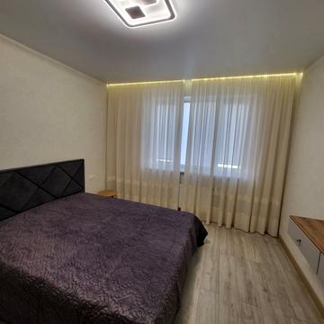 Андрія Аболмасова вул. (Панельна), 7