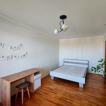 Лялі Ратушної вул., 26