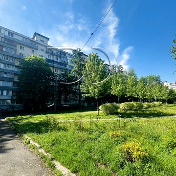 Ореста Левицького вул. (Академіка Курчатова), 3-А