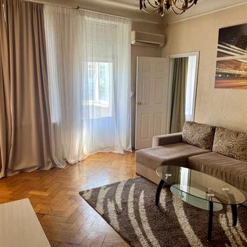 Велика Васильківська вул. (Червоноармійська), 84/20