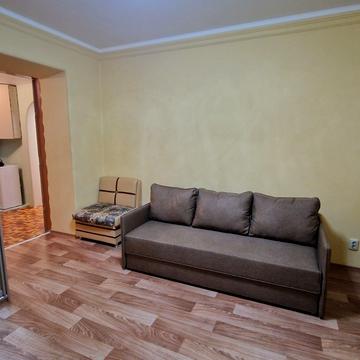 Богдана Хмельницького вул., 40