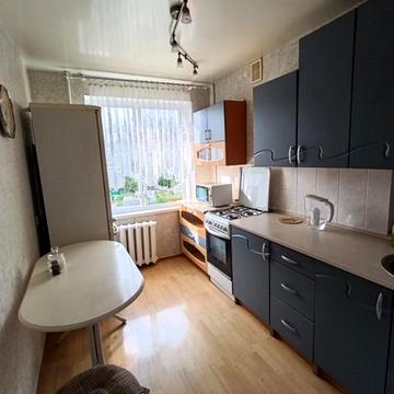 Академіка Корольова вул., 50