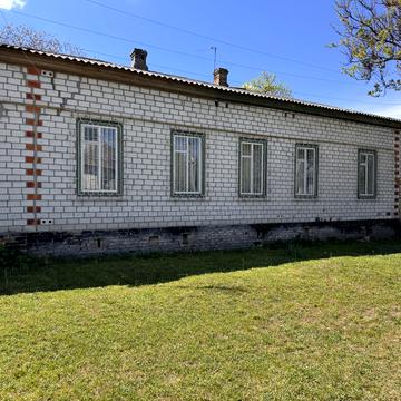 Будівельників, 8