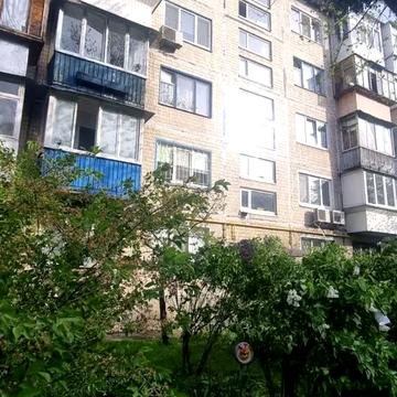 Мілютенка вул., 12