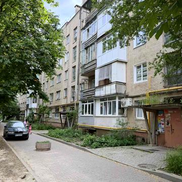 Євгена Коновальця вул., 147