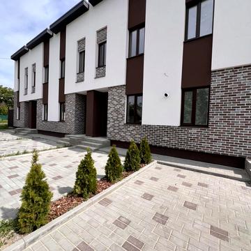Степана Бандери вулиця, 83