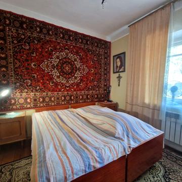 Старий Поділ вул., 4